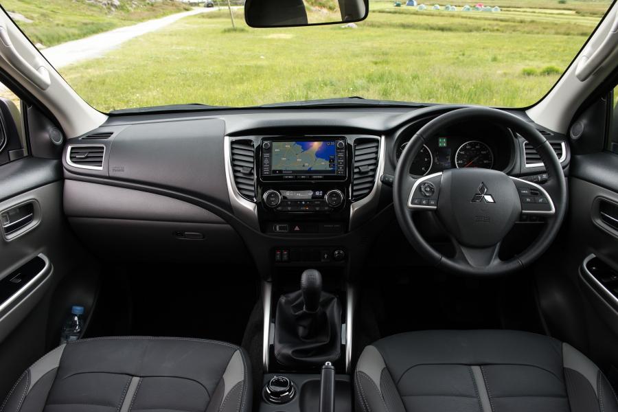  Mitsubishi L200 Double Cab Barbarian 2015 года  (фото 29 из 30)